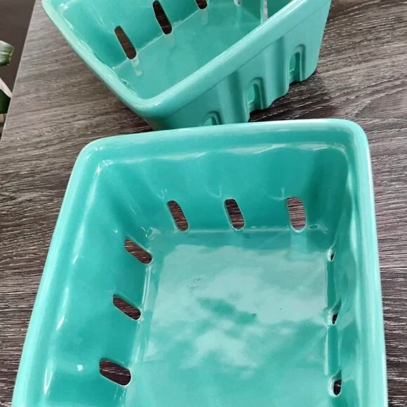 2 Berry Baskets - Picture 4 of 8